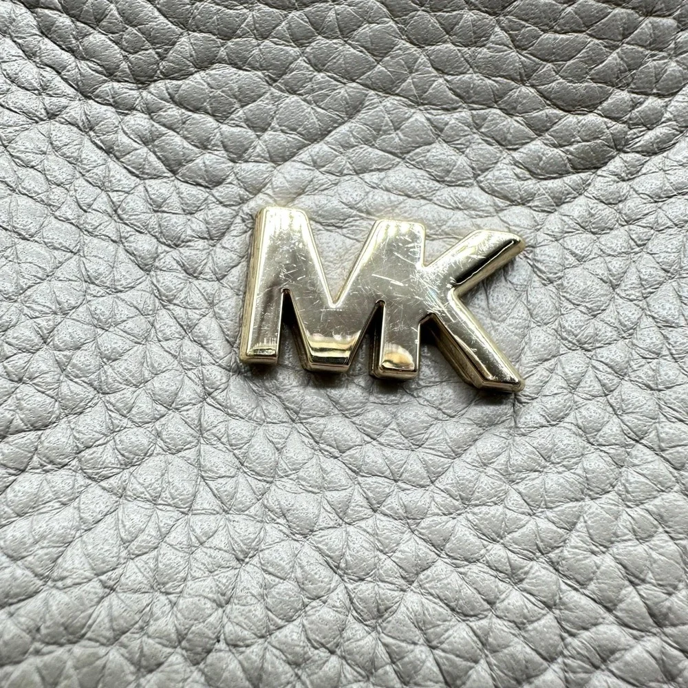 Michael Kors Junie Large Pebble Leather Tote Bag Pearl Grey - Picture 4 of 14